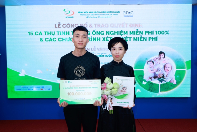 Đôi vợ chồng người dân tộc thiểu số đón con yêu sau 5 năm hiếm muộn với chi phí 0 đồng - Ảnh 2.
