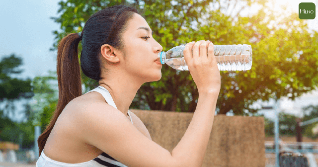 Tại sao đồ uống lạnh lại khiến bạn khát nước hơn? Cuối cùng tôi cũng đã hiểu! - Ảnh 2.