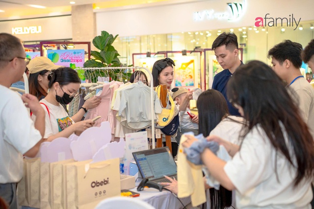Tiny Steps chặng II: Hơn 1000 gia đ&igrave;nh c&ugrave;ng tạo n&ecirc;n ng&agrave;y hội bỉm sữa s&ocirc;i động tại H&agrave; Nội  - Ảnh 3.