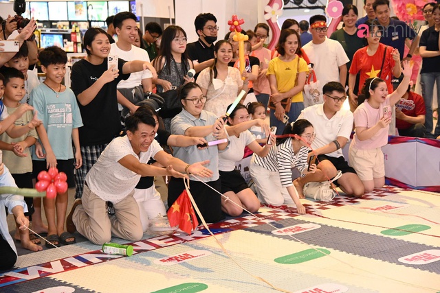Tiny Steps chặng II: Hơn 1000 gia đ&igrave;nh c&ugrave;ng tạo n&ecirc;n ng&agrave;y hội bỉm sữa s&ocirc;i động tại H&agrave; Nội  - Ảnh 2.