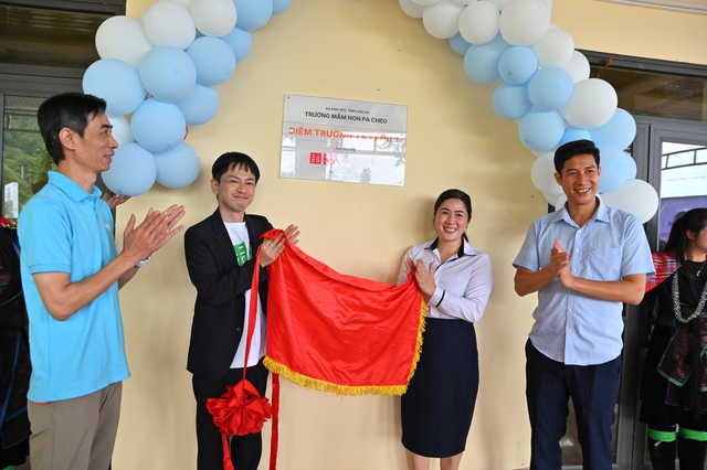 “Mỗi tuần đi 50km để lên lớp”: Câu chuyện phía sau ngôi trường mầm non mới ở Lào Cai - Ảnh 2.