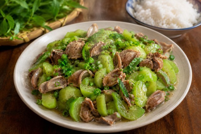 Trời n&oacute;ng đỉnh điểm, nhiều người đang &ldquo;săn l&ugrave;ng&rdquo; 3 loại rau n&agrave;y v&igrave; ăn v&agrave;o thấy cơ thể nhẹ hẳn - Ảnh 3.