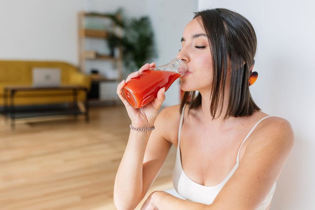 Thần dược giảm cân, dưỡng nhan giá rẻ: Chuyên gia Nhật chỉ cách uống nước ép cà chua để