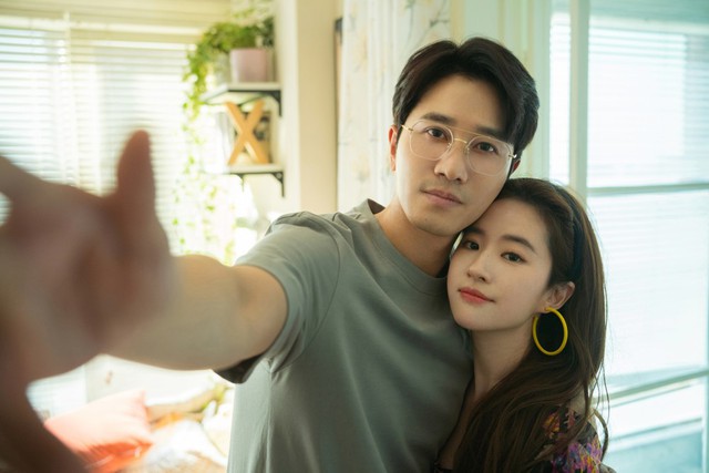 Hot nhất Weibo: Lưu Diệc Phi v&agrave; mỹ nam C&acirc;u Chuyện Hoa Hồng lộ bằng chứng phim giả t&igrave;nh thật kh&oacute; chối c&atilde;i - Ảnh 1.