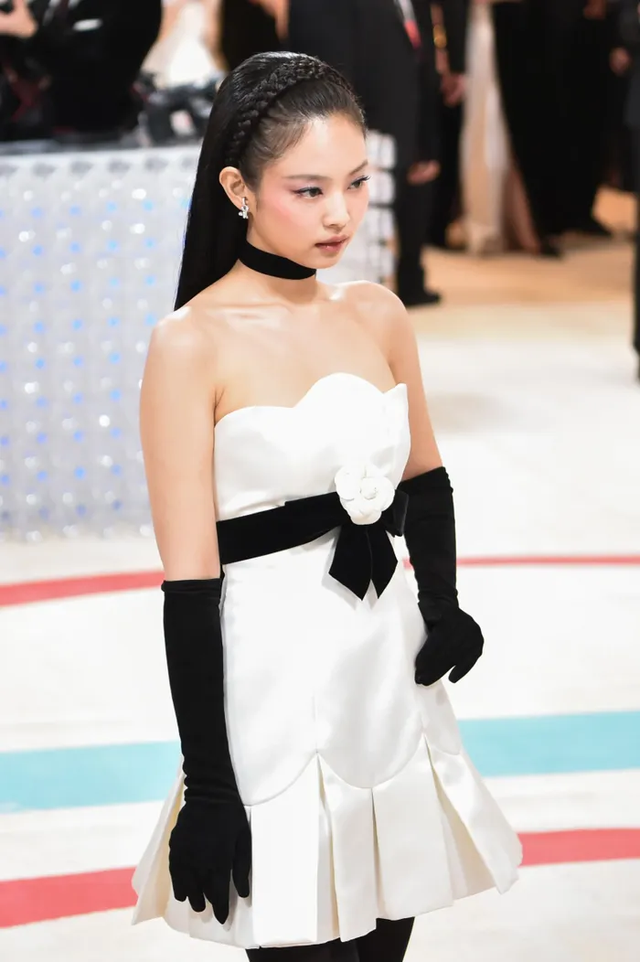 BLACKPINK và Met Gala: Khi K-pop trở thành "vũ khí tỷ đô" của thời trang xa xỉ - Ảnh 2.