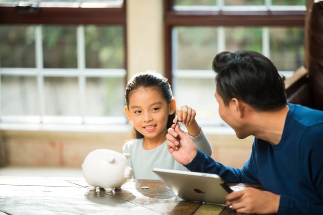 Trẻ qua độ tuổi này, bố mẹ nhất định phải cho tiền tiêu vặt, đừng đợi đến khi con lấy trộm tiền mới hối hận - Ảnh 2.