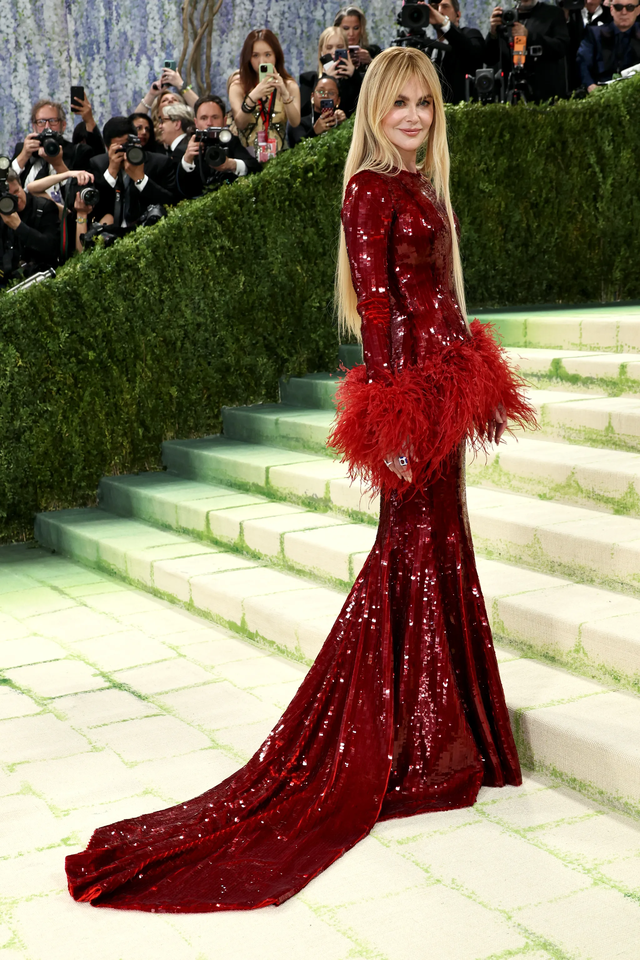 Từ khoảnh khắc Nicole Kidman diện chiếc váy đỏ rực rỡ tại Met Gala: Hãy ngừng việc coi thời gian là kẻ thù của phụ nữ - Ảnh 3.