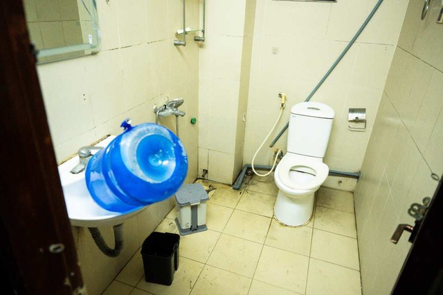 Vì sao có những người mẹ vô tâm, thậm chí đồng lõa khi con mình bị "người kế" bạo hành? - Ảnh 1.