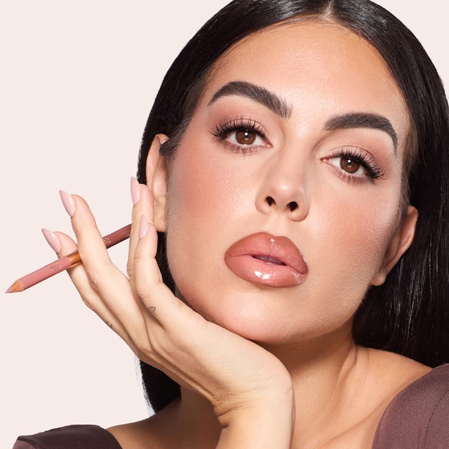 Georgina Rodriguez - WAGs quyền lực bậc nhất làng túc cầu: Điều gì giúp