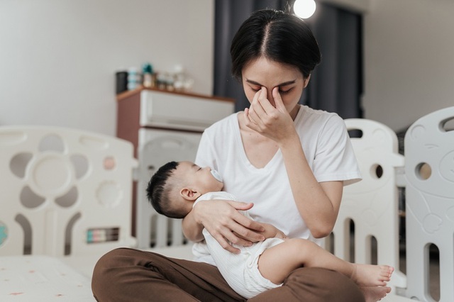 Vì sao các bà mẹ lần đầu sinh con dễ bị trầm cảm? Các nhà khoa học đã tìm ra câu trả lời, làm mẹ thực sự không hề dễ dàng - Ảnh 4.