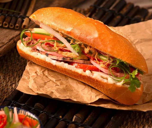 Bánh mì - món ăn đường phố hay
