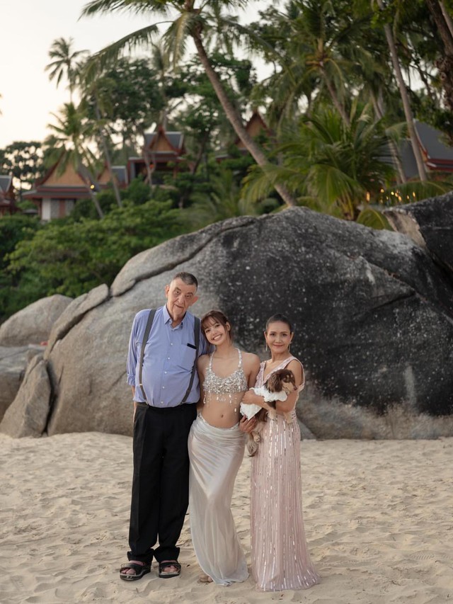 Mỹ nhân showbiz vỡ mộng làm dâu giới thượng lưu: Tam thiếu gia lạnh lùng ngừng tương tác, gia tộc hào môn ngầm 