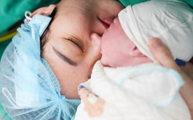 Nỗi đau khi sinh: Đau đẻ thường v&agrave; sinh mổ , mẹ n&agrave;o cũng thấu hiểu - Ảnh 1.