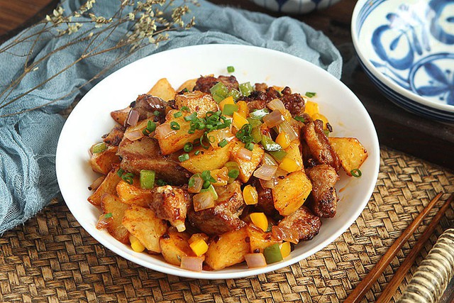 Nhiều người chỉ biết ăn dưa hấu giải nhiệt, nhưng 3 thực phẩm này mới là “cứu tinh” mùa hè - Ảnh 3.