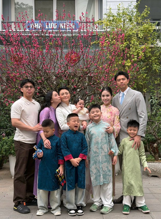 Khen con dâu hết lời sau MV triệu view, mẹ chồng Ca nương Kiều Anh vẫn