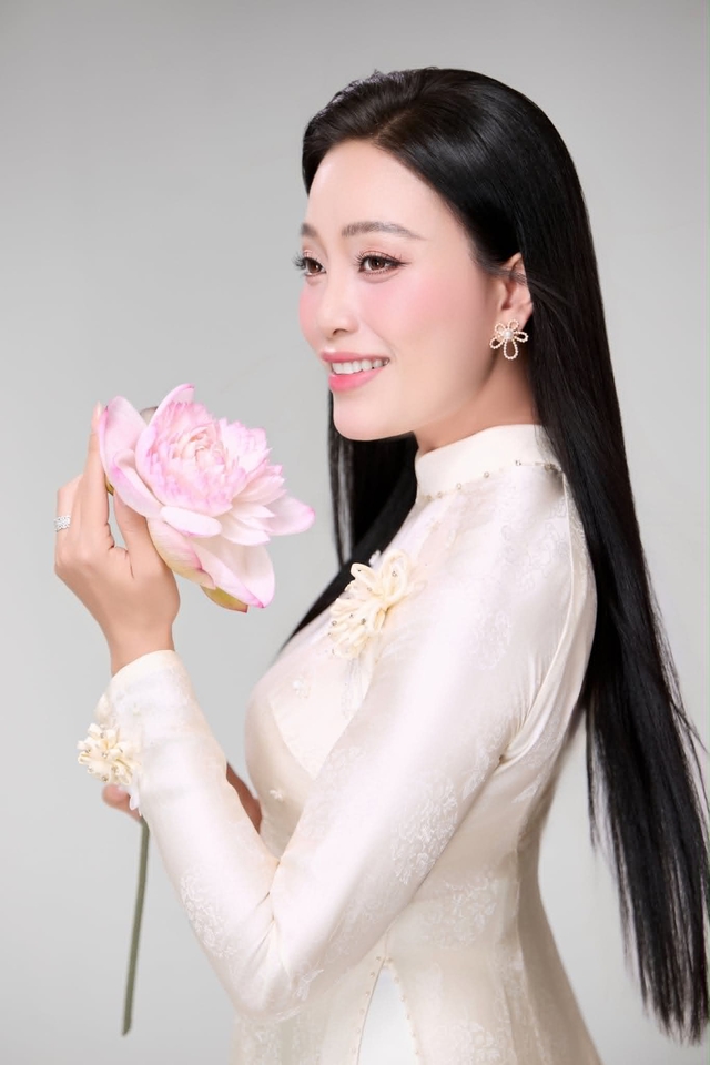Sao Mai Huyền Trang ra MV 