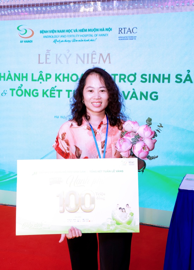 13 năm chờ một cuộc điện thoại, 12 năm đổi bằng nước mắt: Ngày trở lại của những em bé từng được 