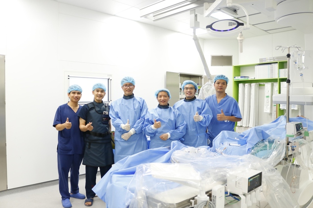5 ca can thiệp tim mạch phức tạp được thực hiện li&ecirc;n tiếp tại BV Bạch Mai cơ sở Ninh B&igrave;nh: H&agrave;nh tr&igrave;nh của những nhịp tim được giữ lại nơi qu&ecirc; nh&agrave; - Ảnh 1.