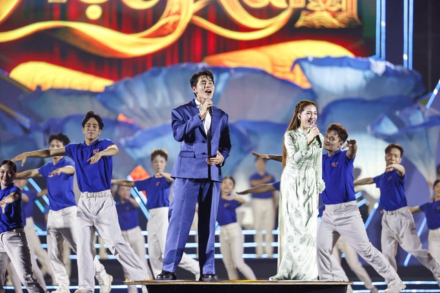 Hơn 20.000 khán giả bùng nổ trong Concert Thanh Xuân - Ảnh 4.