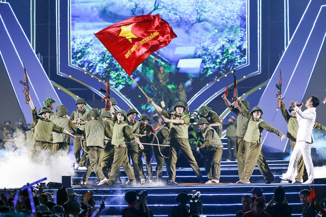 Hơn 20.000 khán giả bùng nổ trong Concert Thanh Xuân - Ảnh 7.