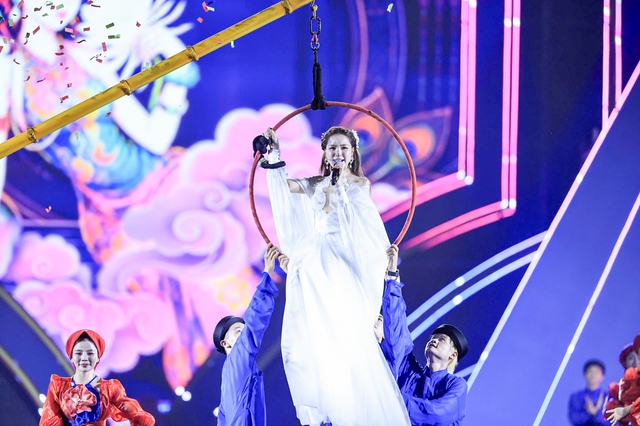 Hơn 20.000 khán giả bùng nổ trong Concert Thanh Xuân - Ảnh 10.