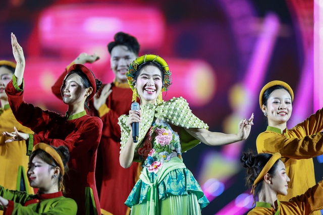 Hơn 20.000 khán giả bùng nổ trong Concert Thanh Xuân - Ảnh 16.