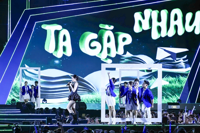 Hơn 20.000 khán giả bùng nổ trong Concert Thanh Xuân - Ảnh 18.
