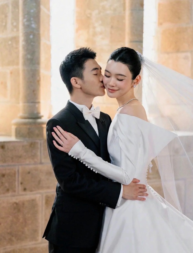 52 viên kim cương trên cổ Hề Mộng Dao và bài học 'phù hợp mới là đỉnh cao' đáng học của cô dâu thượng lưu - Ảnh 2.