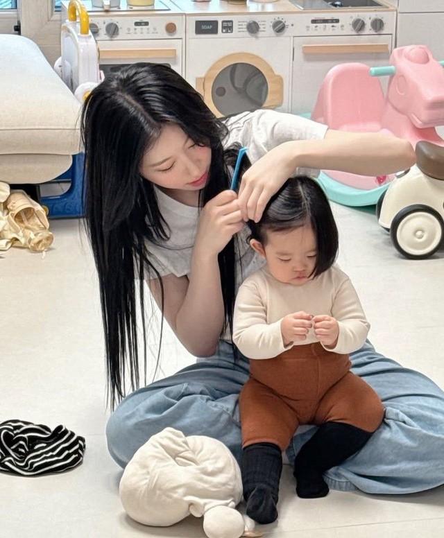 Từng khao khát có con trai, nhiều gia đình nay lại thích sinh con gái: Điều gì đang thay đổi? - Ảnh 2.