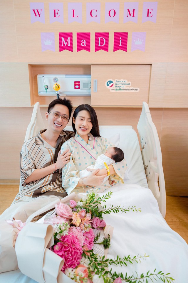 Bà xã rapper Rhymastic thông báo sinh con thứ 2, nhan sắc của sản phụ đẹp đến mức khó tin - Ảnh 2.