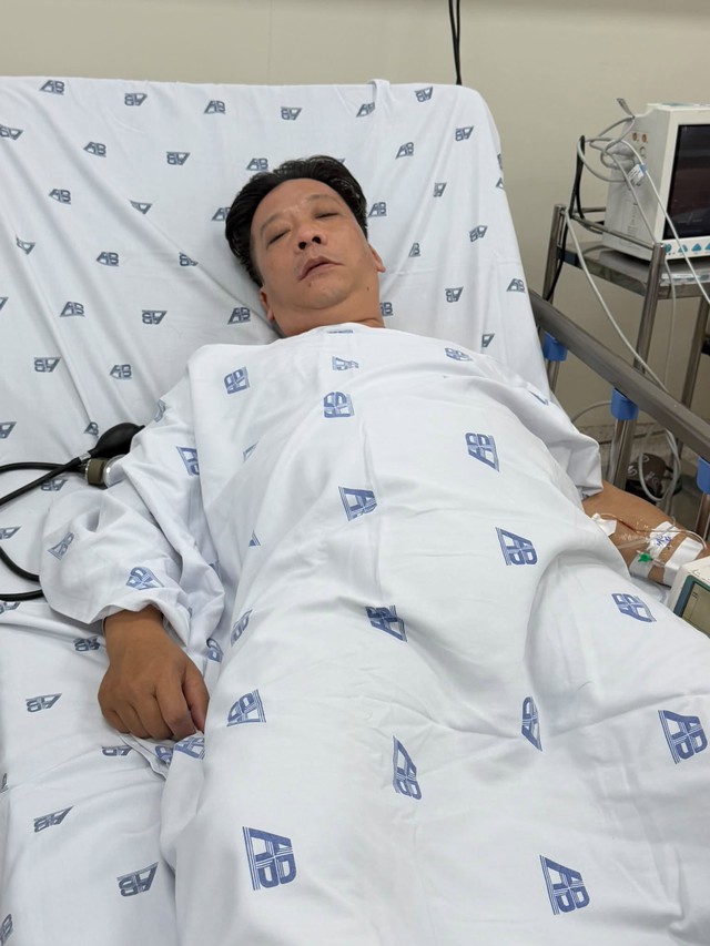 Nam nghệ sĩ Việt nguy kịch vì đột quỵ, đứt mạch máu não - Ảnh 1.