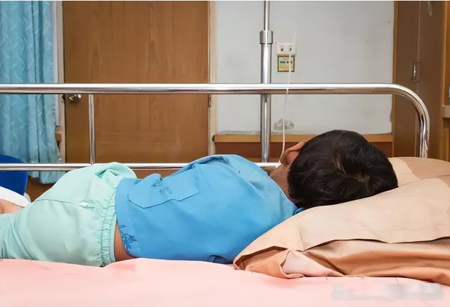 Bé trai 7 tuổi chỉ bị cúm thông thường nhưng suy đa tạng tử vong: Bi kịch từ thói quen dùng loại thuốc