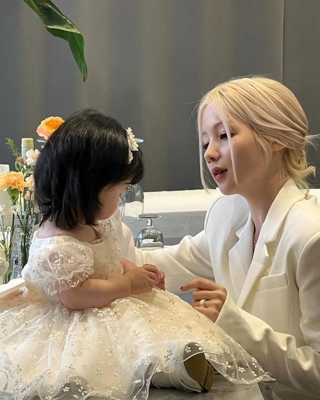Làm sao để cùng con đi qua những giông bão cảm xúc? - Ảnh 2.