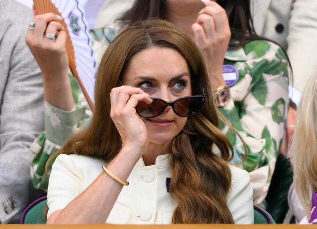 Vương phi Kate v&agrave; mẫu k&iacute;nh r&acirc;m old money gi&aacute; dễ mua tại Wimbledon 2026 - Ảnh 8.