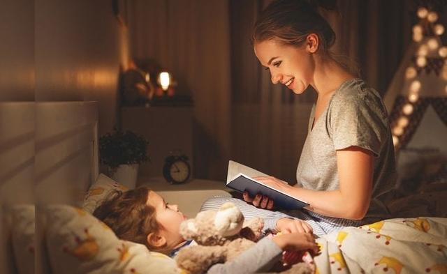 AI đã biết kể chuyện, liệu mẹ có cần đọc sách cho con mỗi đêm? - Ảnh 1.