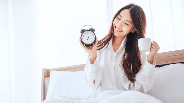 Uống nhầm cốc nước sau khi thức dậy có thể gây co thắt dạ dày! - Ảnh 1.