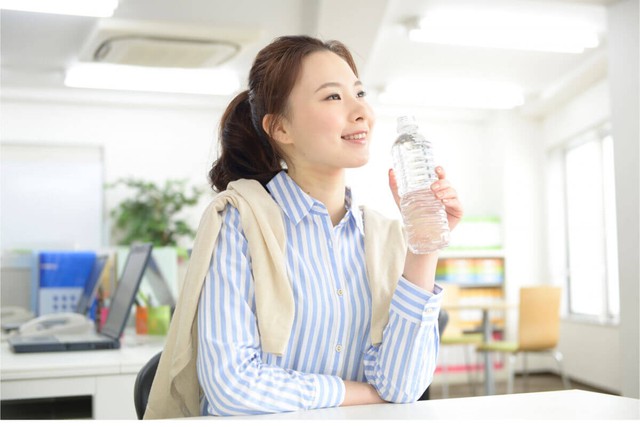 Uống nhầm cốc nước sau khi thức dậy có thể gây co thắt dạ dày! - Ảnh 4.