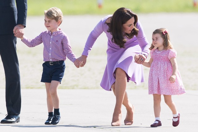 C&aacute;ch nu&ocirc;i dạy con của Kate v&agrave; C&ocirc;ng nương Diana: So s&aacute;nh phong c&aacute;ch độc đ&aacute;o trong năm 2026 - Ảnh 9.
