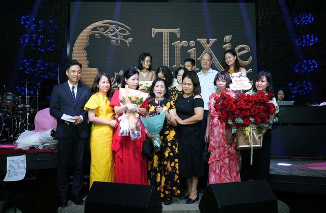 Nữ nhạc sĩ sở hữu hơn 200 ca kh&uacute;c lần đầu l&agrave;m đ&ecirc;m nhạc ri&ecirc;ng - Ảnh 3.