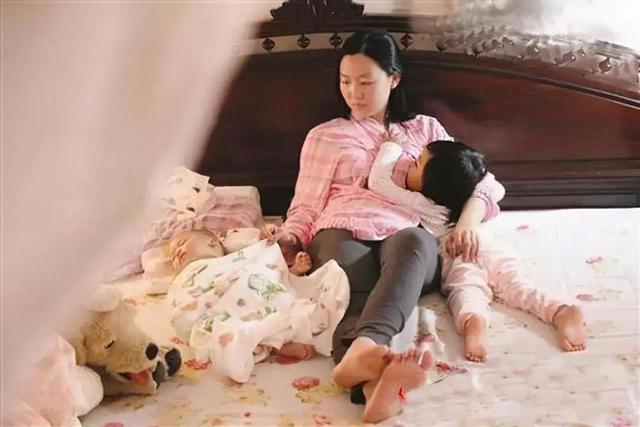 Một mình chăm con mệt đến mức nào?  - Ảnh 2.