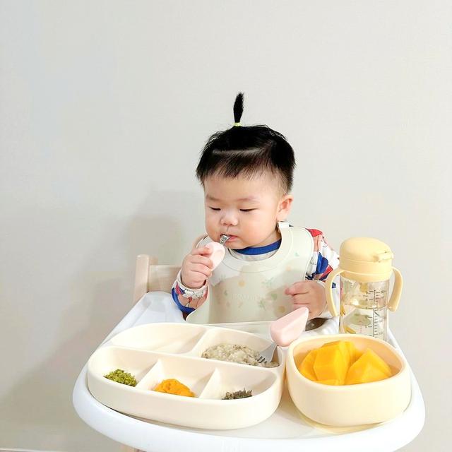 4 kiểu cho ăn làm hỏng dạ dày của con nhưng nhiều mẹ vẫn vô tư làm - Ảnh 1.