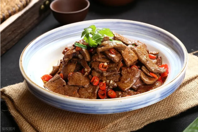 Hãy tạm quên món thịt lợn kho đi! Khi người lớn tuổi bắt đầu suy giảm trí nhớ, hãy thử 10 loại