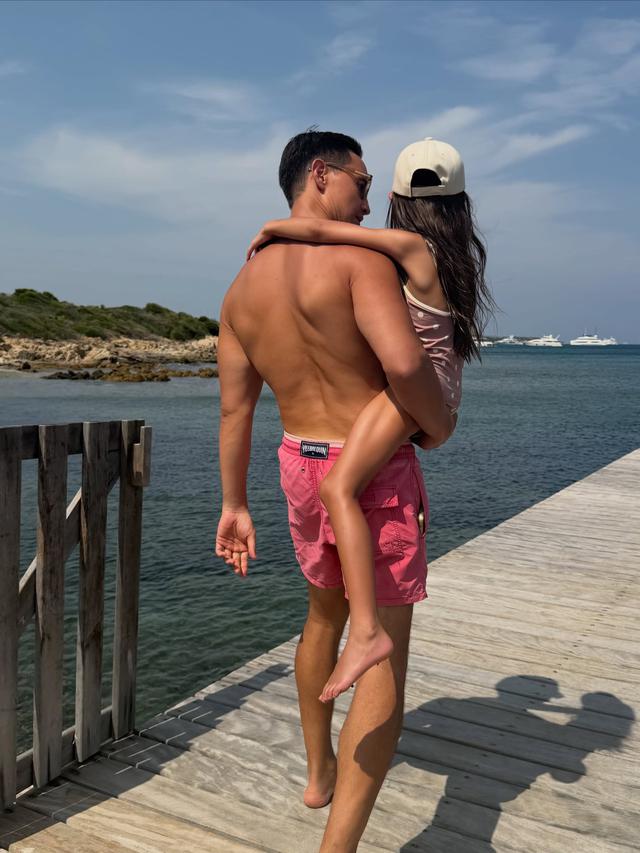 Hồ Ngọc Hà nuôi con kiểu 