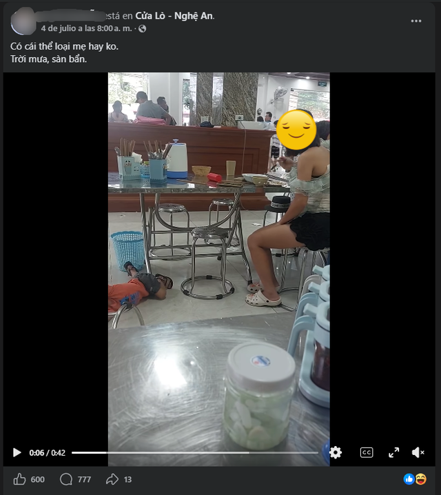 Quay lén 2 mẹ con trong quán ăn rồi đăng lên mạng với giọng mỉa mai
