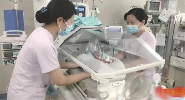 Bé sơ sinh chỉ nặng 650g chỉ nhỏ bằng bàn tay, kiên cường vượt qua 85 ngày giành lại sự sống - Ảnh 1.