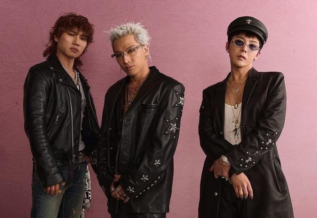 Không ai khổ bằng fan Việt tháng 10 này: Lịch trình chạy concert mệt hơn chạy deadline, xác định 