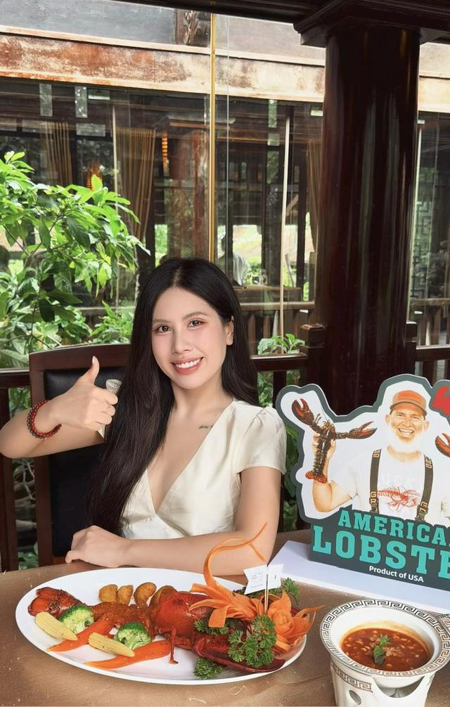 Tôm hùm Mỹ sốt trứng muối chuẩn vị Đại Tây Dương trong không gian "ốc đảo xanh" giữa lòng Hà Nội - Ảnh 2.
