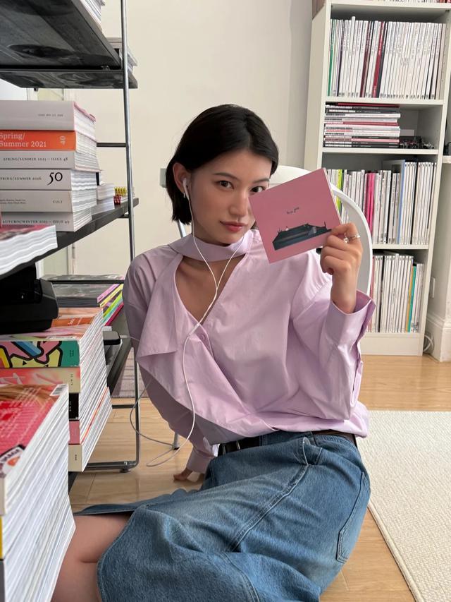M&ugrave;a thu n&agrave;y thử mặc t&iacute;m nhạt: Gam m&agrave;u mang vibe tiểu thư nhẹ nh&agrave;ng nhưng vẫn đầy kh&iacute; chất - Ảnh 5.