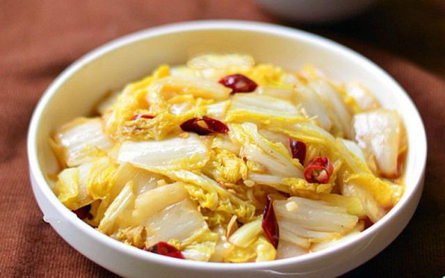 M&ugrave;a thu đừng chỉ chăm chăm ăn thịt: Cải thảo v&agrave;o vụ vừa thơm ngon, gi&aacute; rẻ, gi&agrave;u dưỡng chất, c&ograve;n được v&iacute; như &ldquo;kho canxi&rdquo; - Ảnh 3.