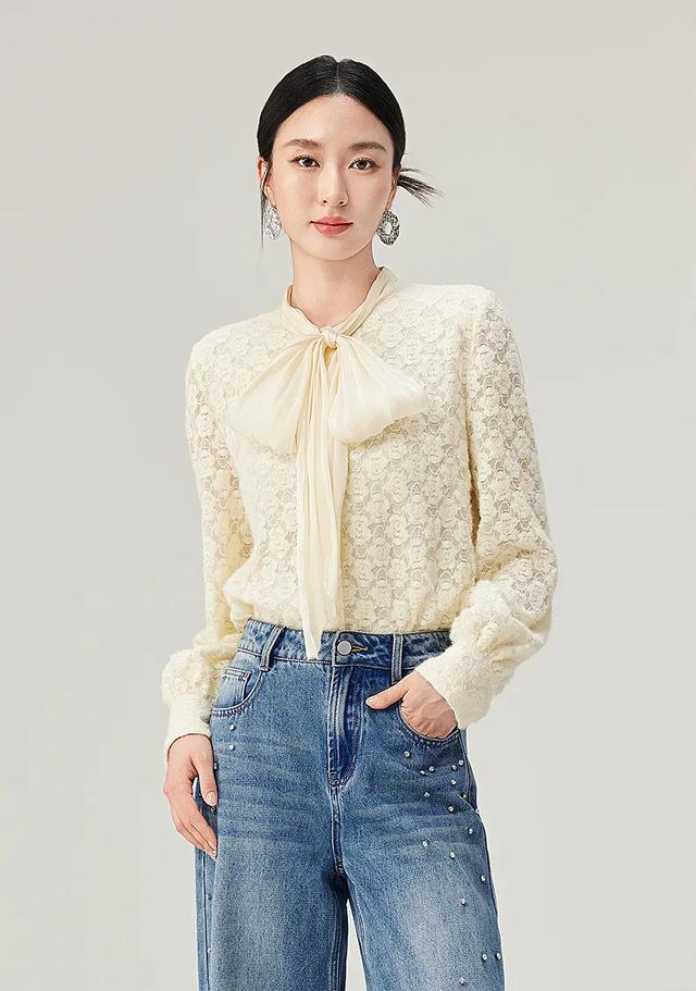 Kh&ocirc;ng cần h&agrave;ng hiệu, chiếc &aacute;o c&ocirc;ng sở n&agrave;y vẫn tạo cảm gi&aacute;c old money nhờ một chi tiết rất nhỏ - Ảnh 5.